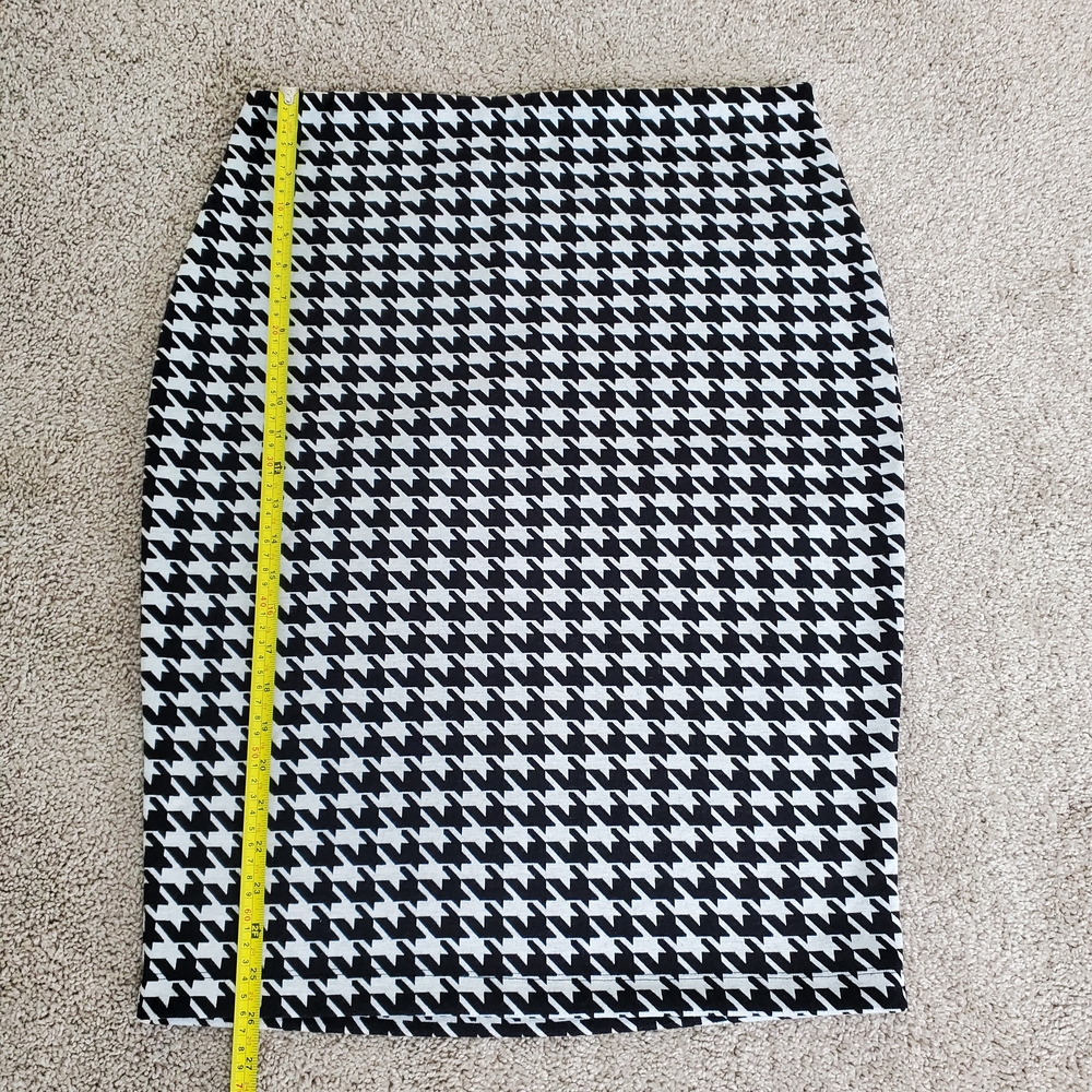 Express Women's Pencil Skirt, Black/White (Size L) - Picture 8 of 8